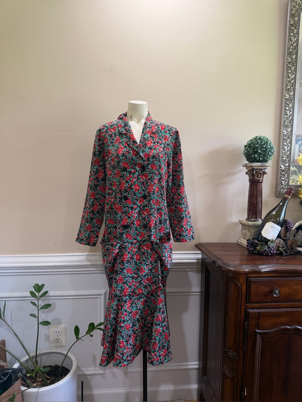 Vintage Floral Button-Front Midi Dress in Red and Green